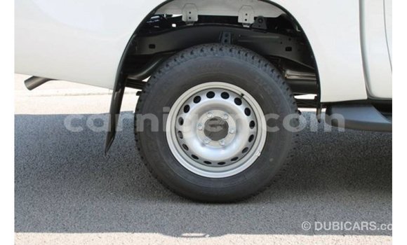 Buy Import Toyota Hilux White Car in Import - Dubai in Agadez Buy Import Toyota Hilux White Car in Import - Dubai in Agadez