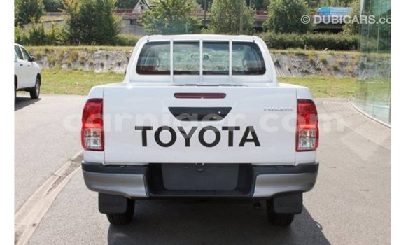 Buy Import Toyota Hilux White Car in Import - Dubai in Agadez Buy Import Toyota Hilux White Car in Import - Dubai in Agadez