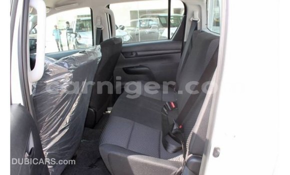 Buy Import Toyota Hilux White Car in Import - Dubai in Agadez Buy Import Toyota Hilux White Car in Import - Dubai in Agadez