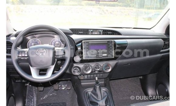 Buy Import Toyota Hilux White Car in Import - Dubai in Agadez Buy Import Toyota Hilux White Car in Import - Dubai in Agadez