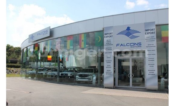 Buy Import Toyota Hilux White Car in Import - Dubai in Agadez Buy Import Toyota Hilux White Car in Import - Dubai in Agadez