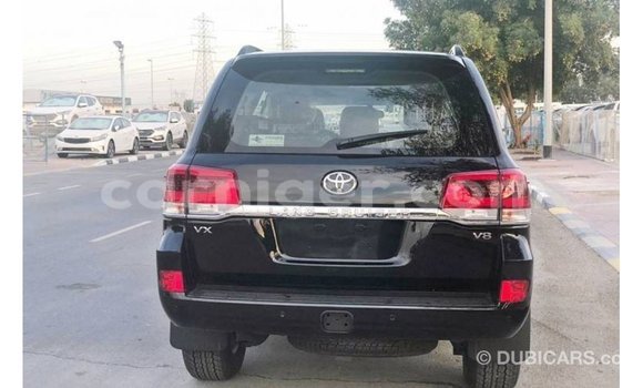 Buy Import Toyota Land Cruiser Black Truck in Import - Dubai in Agadez Buy Import Toyota Land Cruiser Black Truck in Import - Dubai in Agadez