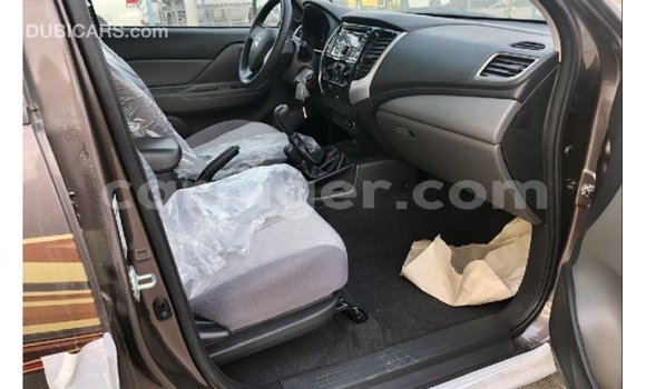 Buy Import Mitsubishi L200 Brown Car in Import - Dubai in Agadez Buy Import Mitsubishi L200 Brown Car in Import - Dubai in Agadez
