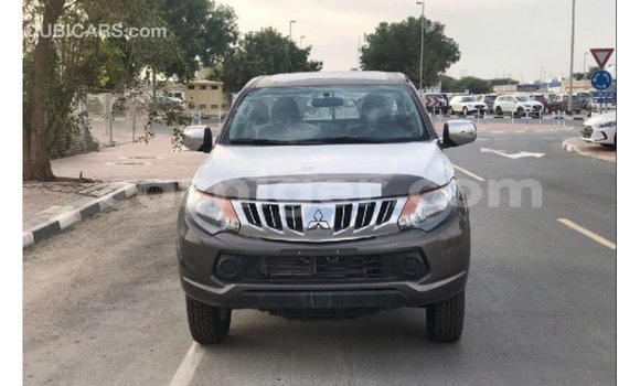 Buy Import Mitsubishi L200 Brown Car in Import - Dubai in Agadez Buy Import Mitsubishi L200 Brown Car in Import - Dubai in Agadez