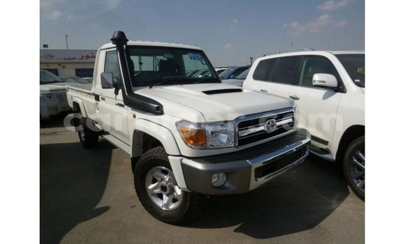 اشتري Imported Toyota Land Cruiser White شاحنة في Import - Dubai في أغاديز اشتري Imported Toyota Land Cruiser White شاحنة في Import - Dubai في أغاديز