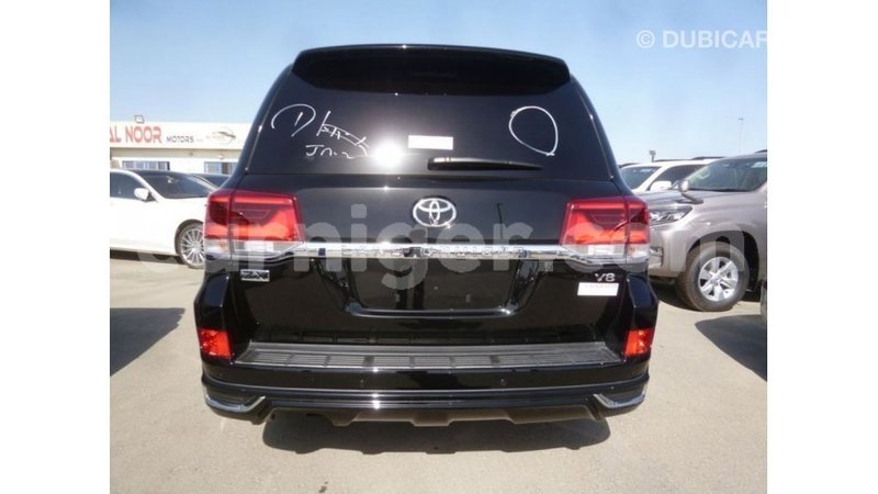 Big with watermark toyota land cruiser agadez import dubai 6281