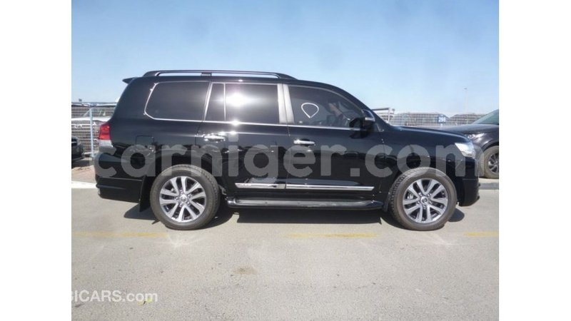 Big with watermark toyota land cruiser agadez import dubai 6281