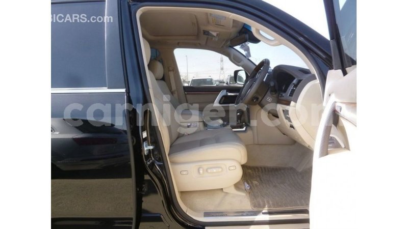 Big with watermark toyota land cruiser agadez import dubai 6281