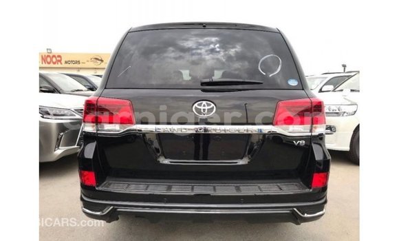 Acheter Import Utilitaire Toyota Land Cruiser Noir à Import - Dubai, Agadez Acheter Import Utilitaire Toyota Land Cruiser Noir à Import - Dubai, Agadez