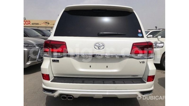 Big with watermark toyota land cruiser agadez import dubai 6284