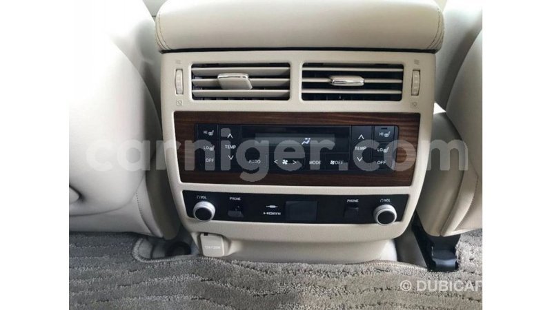 Big with watermark toyota land cruiser agadez import dubai 6284