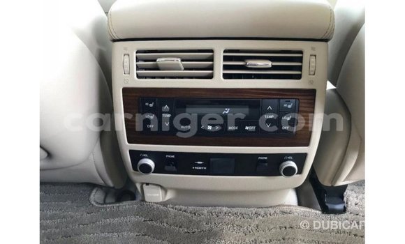 Sayi Imported Toyota Land Cruiser White Babbar mota in Import - Dubai a Agadez Sayi Imported Toyota Land Cruiser White Babbar mota in Import - Dubai a Agadez
