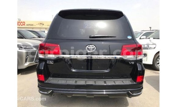Sayi Imported Toyota Land Cruiser Black Babbar mota in Import - Dubai a Agadez Sayi Imported Toyota Land Cruiser Black Babbar mota in Import - Dubai a Agadez