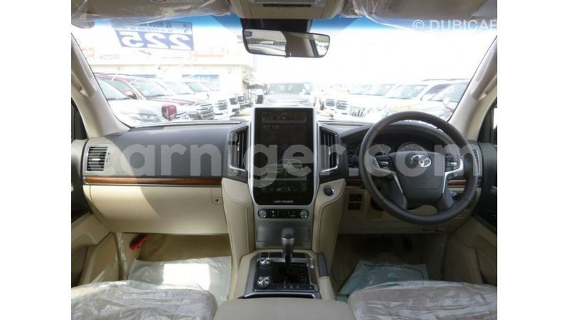 Big with watermark toyota land cruiser agadez import dubai 6286