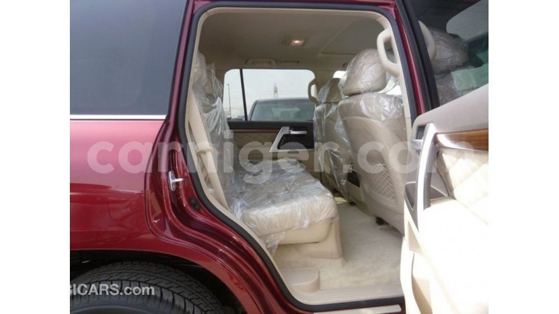 Big with watermark toyota land cruiser agadez import dubai 6286