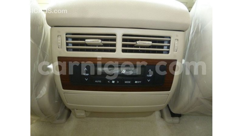 Big with watermark toyota land cruiser agadez import dubai 6286