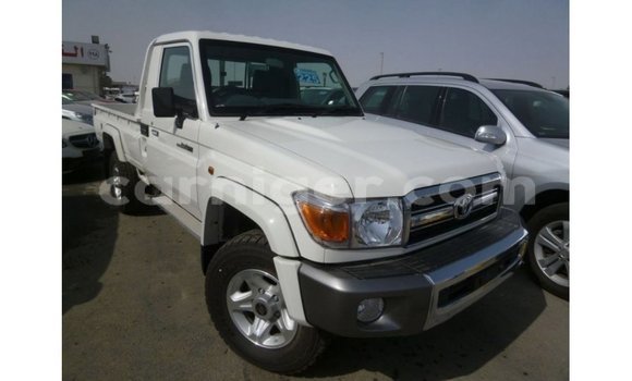 اشتري Imported Toyota Land Cruiser White شاحنة في Import - Dubai في أغاديز اشتري Imported Toyota Land Cruiser White شاحنة في Import - Dubai في أغاديز