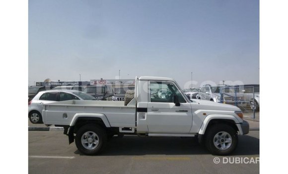 اشتري Imported Toyota Land Cruiser White شاحنة في Import - Dubai في أغاديز اشتري Imported Toyota Land Cruiser White شاحنة في Import - Dubai في أغاديز
