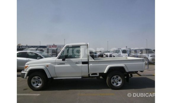 اشتري Imported Toyota Land Cruiser White شاحنة في Import - Dubai في أغاديز اشتري Imported Toyota Land Cruiser White شاحنة في Import - Dubai في أغاديز