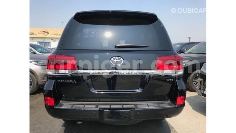 Big with watermark toyota land cruiser agadez import dubai 6292