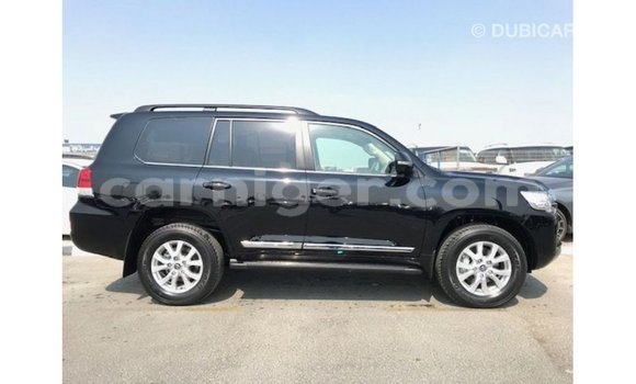 Buy Import Toyota Land Cruiser Black Truck in Import - Dubai in Agadez Buy Import Toyota Land Cruiser Black Truck in Import - Dubai in Agadez