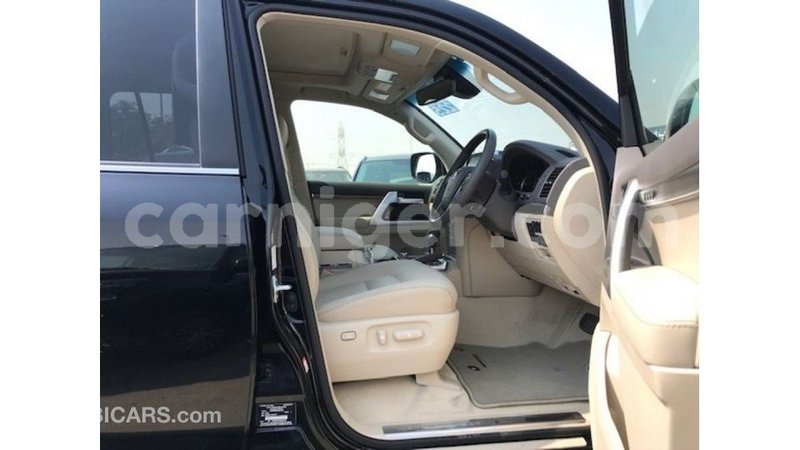 Big with watermark toyota land cruiser agadez import dubai 6292