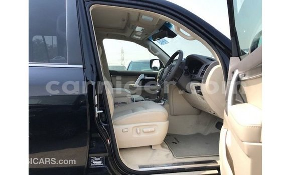 Buy Import Toyota Land Cruiser Black Truck in Import - Dubai in Agadez Buy Import Toyota Land Cruiser Black Truck in Import - Dubai in Agadez