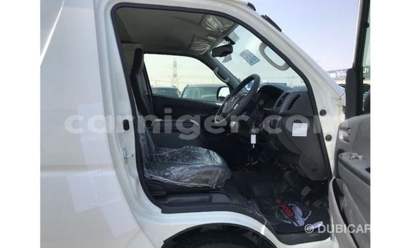 Acheter Import Voiture Toyota Hiace Blanc à Import - Dubai, Agadez Acheter Import Voiture Toyota Hiace Blanc à Import - Dubai, Agadez