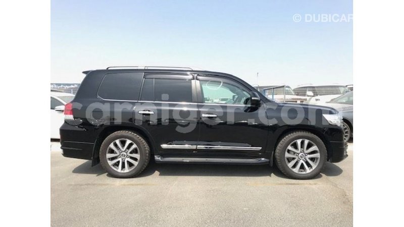 Big with watermark toyota land cruiser agadez import dubai 6294