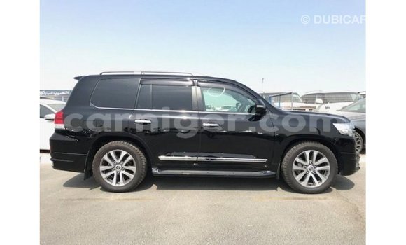 Acheter Import Utilitaire Toyota Land Cruiser Noir à Import - Dubai, Agadez Acheter Import Utilitaire Toyota Land Cruiser Noir à Import - Dubai, Agadez