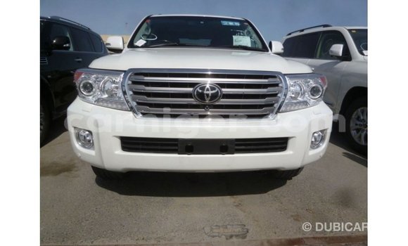 Buy Import Toyota Land Cruiser White Truck in Import - Dubai in Agadez Buy Import Toyota Land Cruiser White Truck in Import - Dubai in Agadez