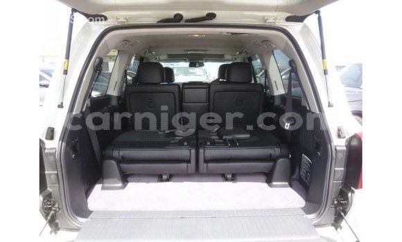 Buy Import Toyota Land Cruiser White Truck in Import - Dubai in Agadez Buy Import Toyota Land Cruiser White Truck in Import - Dubai in Agadez