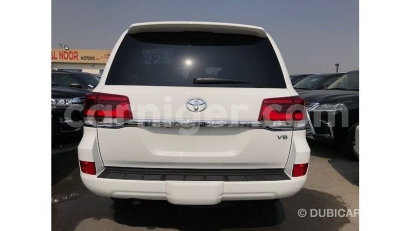 Big with watermark toyota land cruiser agadez import dubai 6297