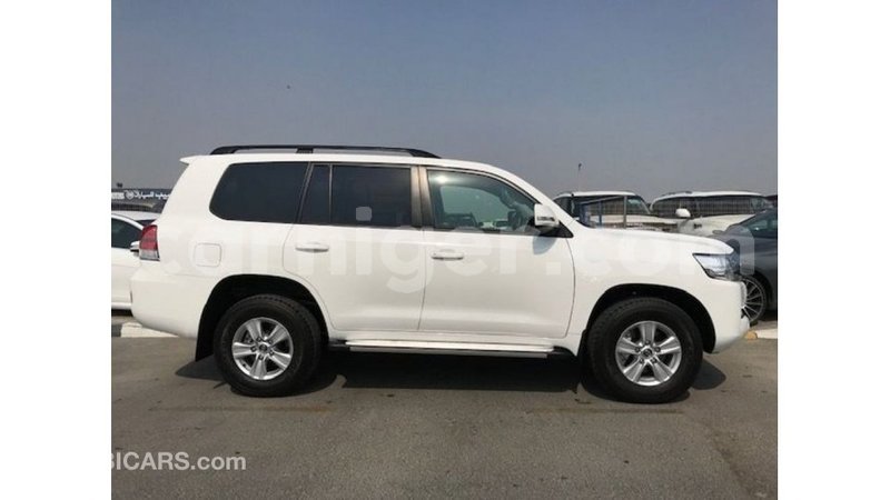 Big with watermark toyota land cruiser agadez import dubai 6297