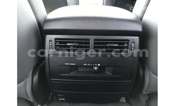 Buy Import Toyota Land Cruiser White Truck in Import - Dubai in Agadez Buy Import Toyota Land Cruiser White Truck in Import - Dubai in Agadez
