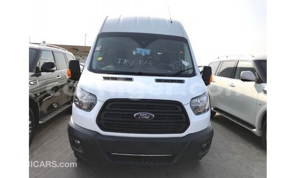 اشتري Imported Ford AEV AMBULANCE White شاحنة في Import - Dubai في أغاديز اشتري Imported Ford AEV AMBULANCE White شاحنة في Import - Dubai في أغاديز