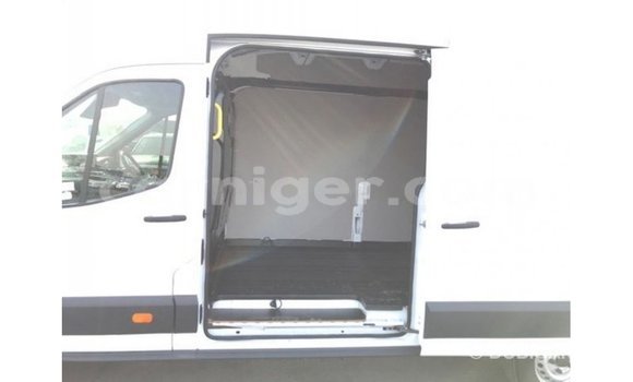 اشتري Imported Ford AEV AMBULANCE White شاحنة في Import - Dubai في أغاديز اشتري Imported Ford AEV AMBULANCE White شاحنة في Import - Dubai في أغاديز