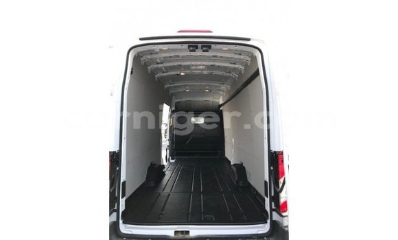 اشتري Imported Ford AEV AMBULANCE White شاحنة في Import - Dubai في أغاديز اشتري Imported Ford AEV AMBULANCE White شاحنة في Import - Dubai في أغاديز