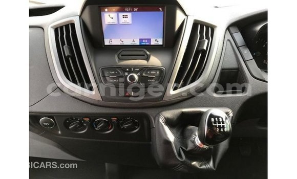 اشتري Imported Ford AEV AMBULANCE White شاحنة في Import - Dubai في أغاديز اشتري Imported Ford AEV AMBULANCE White شاحنة في Import - Dubai في أغاديز