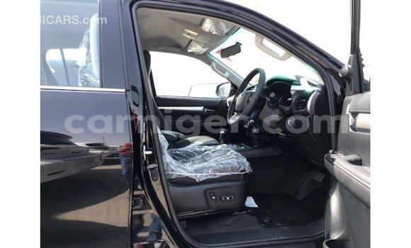Acheter Import Voiture Toyota Hilux Noir à Import - Dubai, Agadez Acheter Import Voiture Toyota Hilux Noir à Import - Dubai, Agadez
