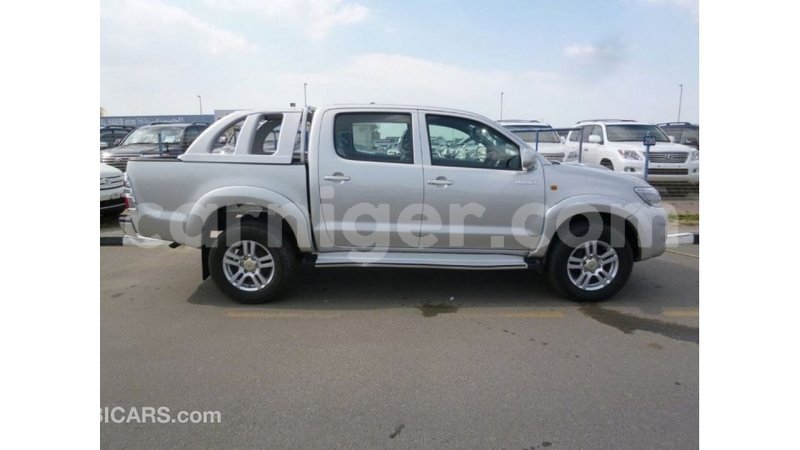 Big with watermark toyota hilux agadez import dubai 6303