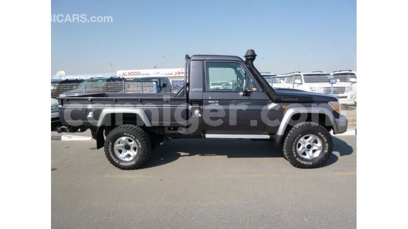 Big with watermark toyota land cruiser agadez import dubai 6312