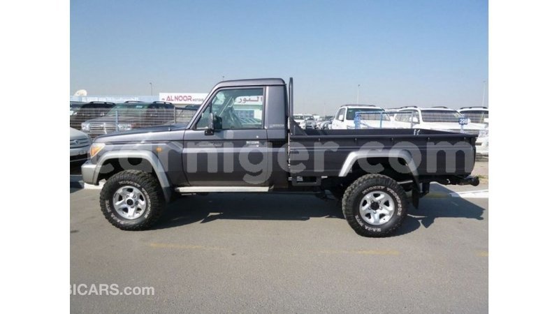 Big with watermark toyota land cruiser agadez import dubai 6312