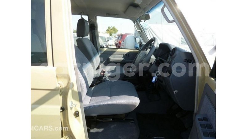 Big with watermark toyota land cruiser agadez import dubai 6317