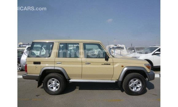 Acheter Import Utilitaire Toyota Land Cruiser Beige à Import - Dubai, Agadez Acheter Import Utilitaire Toyota Land Cruiser Beige à Import - Dubai, Agadez