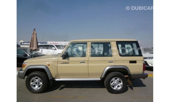 Acheter Import Utilitaire Toyota Land Cruiser Beige à Import - Dubai, Agadez Acheter Import Utilitaire Toyota Land Cruiser Beige à Import - Dubai, Agadez
