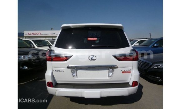 Acheter Import Voiture Lexus LX Blanc à Import - Dubai, Agadez Acheter Import Voiture Lexus LX Blanc à Import - Dubai, Agadez