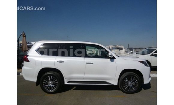 Acheter Import Voiture Lexus LX Blanc à Import - Dubai, Agadez Acheter Import Voiture Lexus LX Blanc à Import - Dubai, Agadez