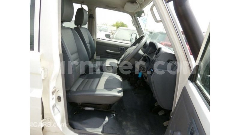 Big with watermark toyota land cruiser agadez import dubai 6321