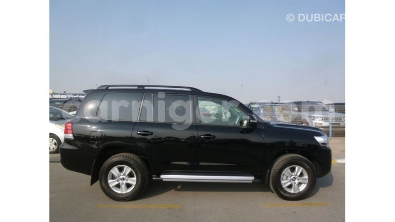 Big with watermark toyota land cruiser agadez import dubai 6324